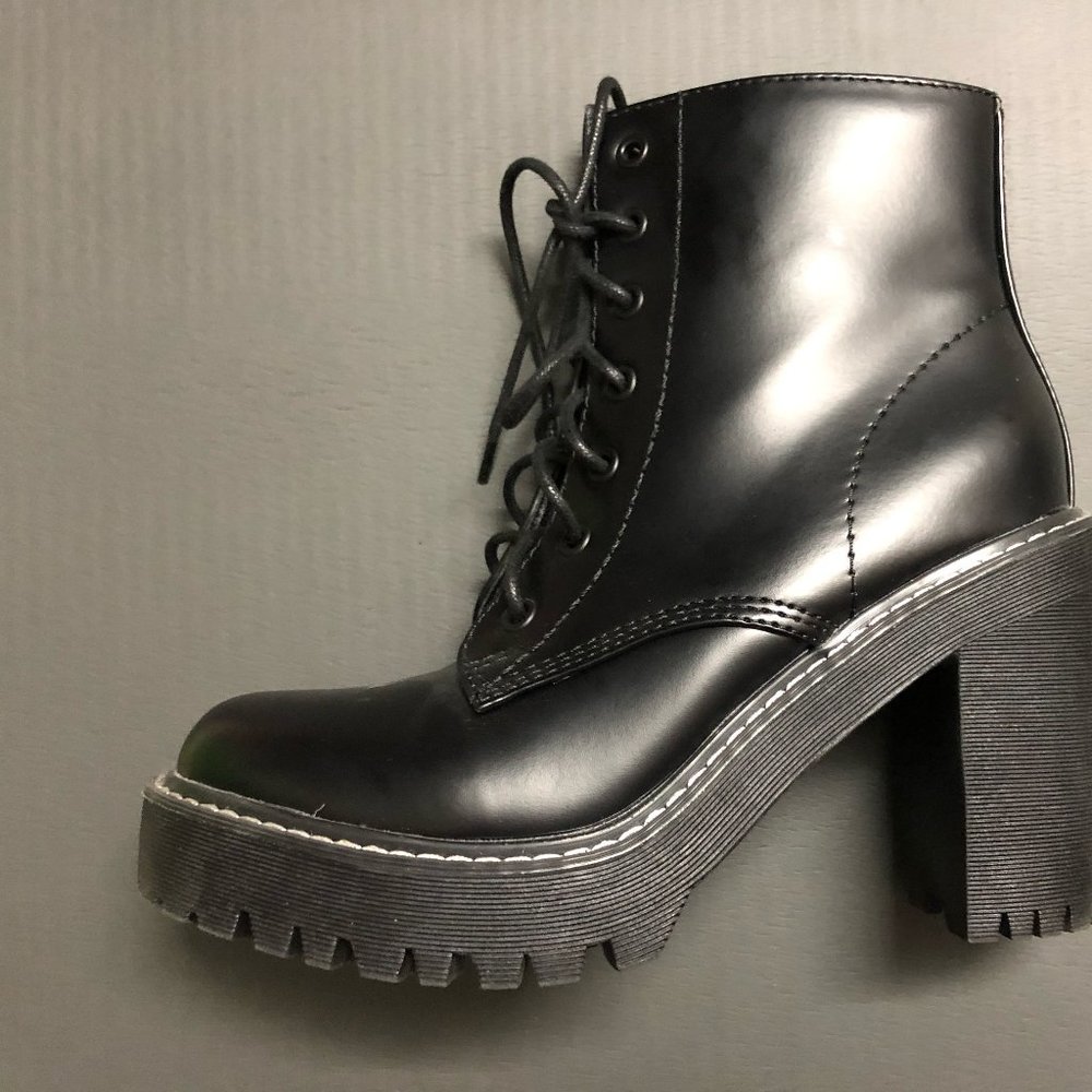 madden girl - new black leather high heels combat